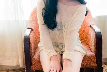GIRLT果团网 - 随意翻页，莫雅淇御姐写真集分享竟然透着些微的倔强...