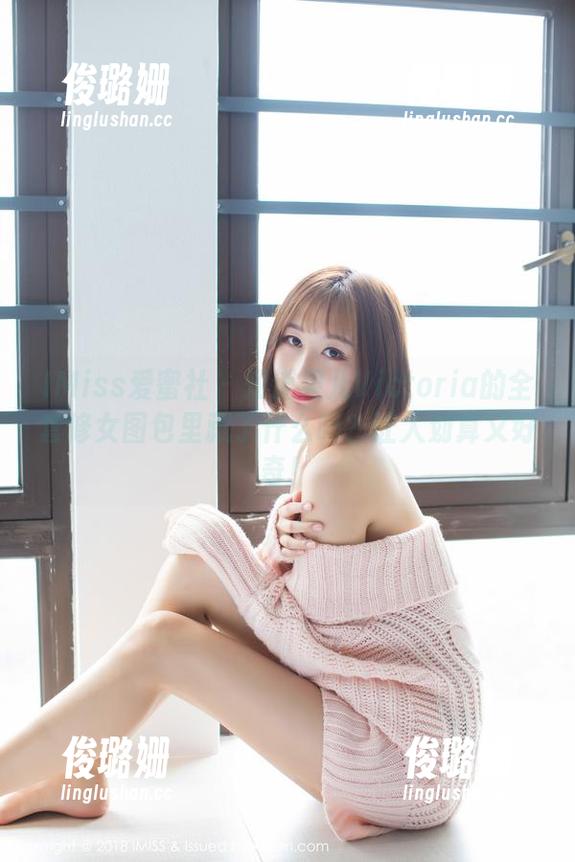 IMiss爱蜜社 - 知道果儿Victoria的全套修女图包里藏了什么吗？让人划算又好奇！