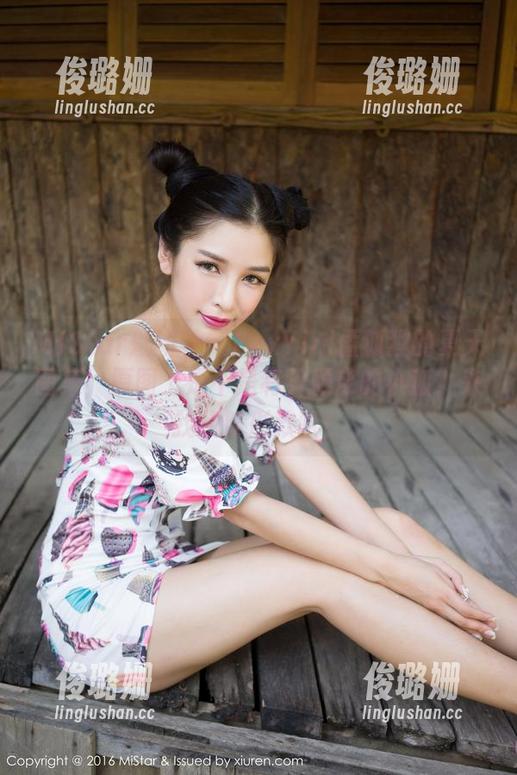 MiStar魅妍社 - FoxYini孟狐狸的夏天图集，原图上是不是有只顽皮的小狐？来找找隐形款哈！