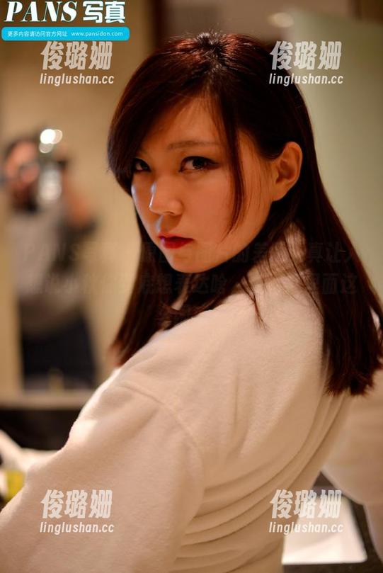 PANS写真-小秋 PANS写真 - 原图与图片的差距,真让人想说小秋你到底想表达啥,在浴缸里面这么困惑?