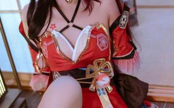 Quan冉有点饿，竟然用高清照让人看得食指大动——原神申鹤同人礼服的写真集