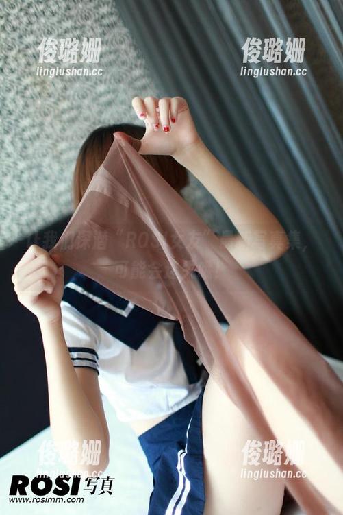 让我们深潜“ROSI女友”最新写真集，可能会迷失哦！