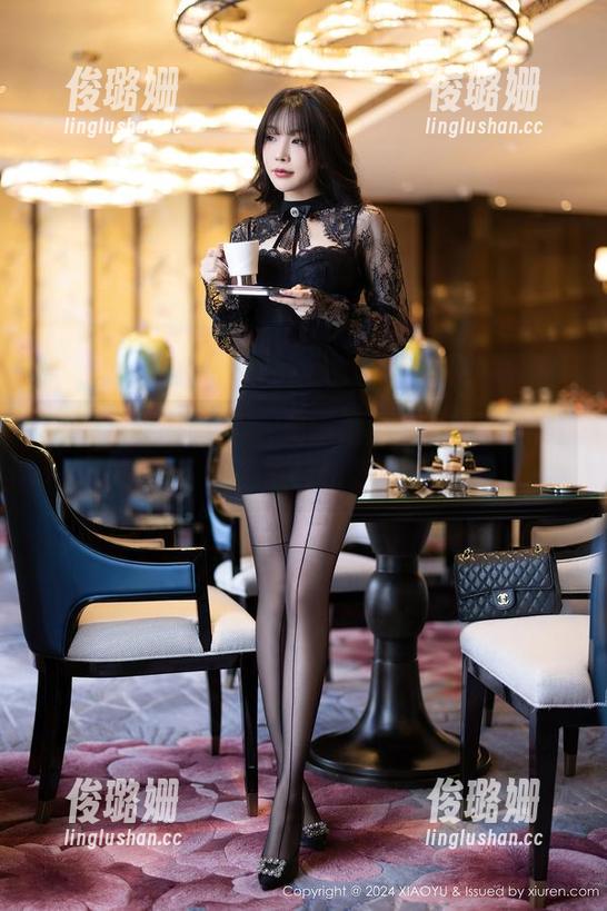 XIAOYU语画界 - 美图提醒：杨晨晨的红裙以优雅姿态反击我的懒惰！