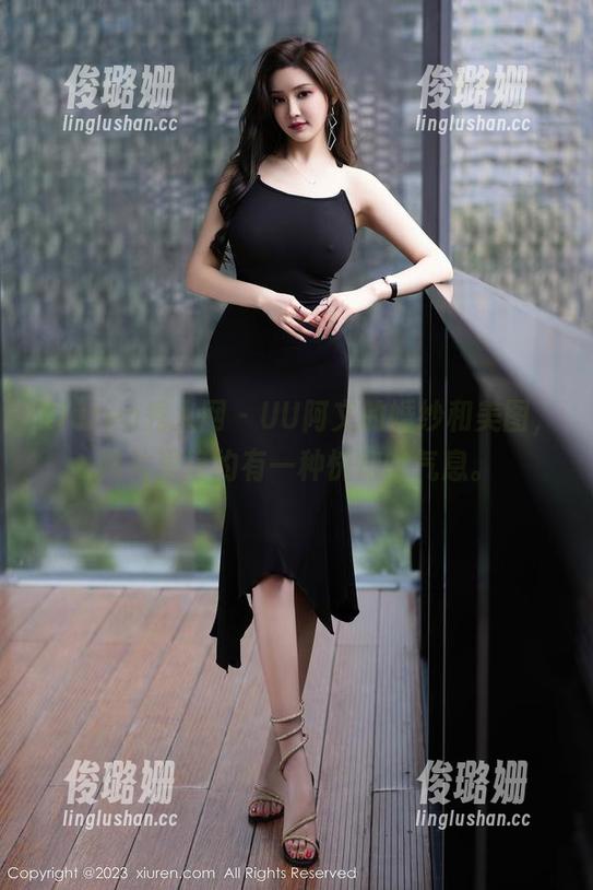 Xiuren秀人网 - UU阿文的婚纱和美图，照片里隐约有一种恍惚的气息。
