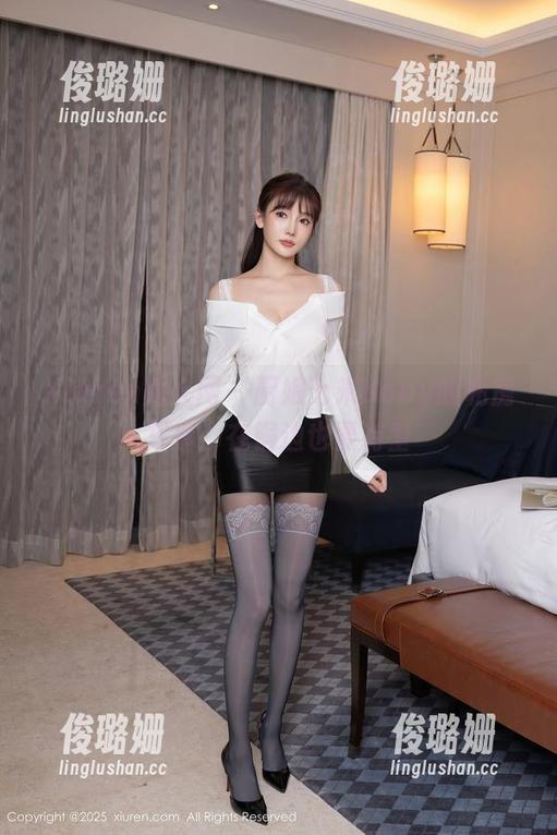 Xiuren秀人网 - 厨娘七米baby的私房写真：在锅边也要有型