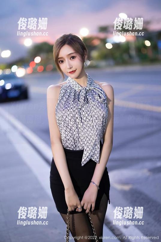 Xiuren秀人网-八宝icey Xiuren秀人网 - 穿越在八宝icey眼镜下的私房图,明明是个“我就是我”的态度,但总有点吸引。