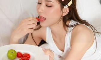 Xiuren秀人网 - 月野兔美妞的图集，JKvs.东京霓虹灯，谁在这场比赛中更显眼？