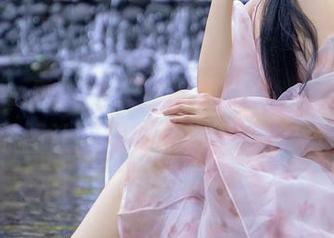 Xiuren秀人网 - 看那短裙摆，李若汐的原图让我想到了初夏的游乐场