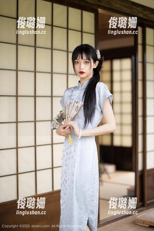 Xiuren秀人网 - 精选森淼小姐姐呀：女神和凡人的碰撞，不是那种撞车，是温和的擦肩而过。