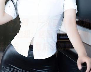 Xiuren秀人网 - 一边翻看舒林培的白色写真集，一边想：这图片比我审美观的白话还白，下载后请勿对比哦！