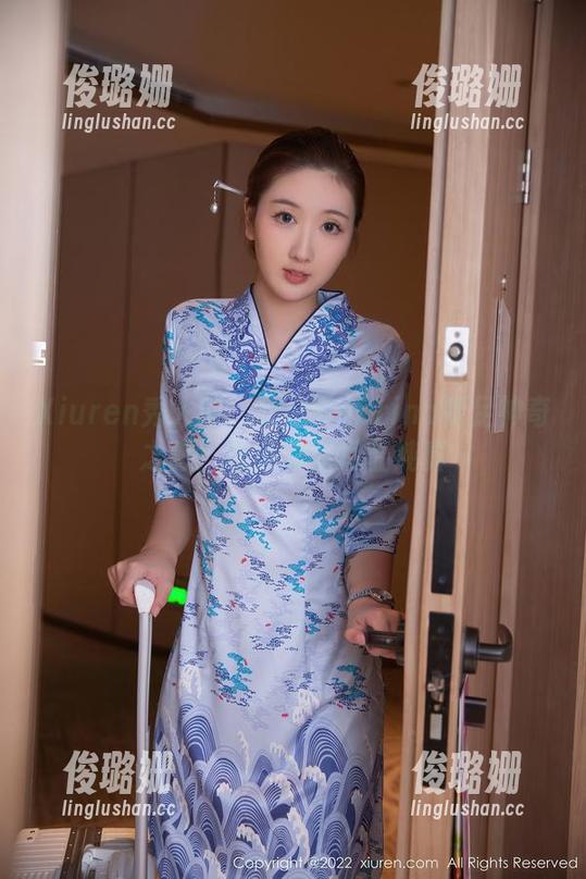 Xiuren秀人网 - 许诺Sabrina裸足神奇之旅，私房原图尽显纯真