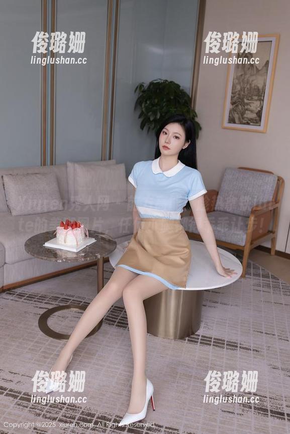 Xiuren秀人网-趁热拿铁latte Xiuren秀人网 - 前方高能!趁热拿铁latte的美腿图片,任何小腿都得乖乖让步!