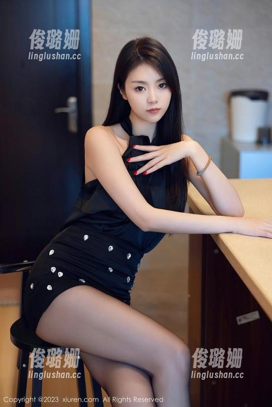 Xiuren秀人网-静颜宁 Xiuren秀人网 - 静颜宁的镂空:精选内容而已,为什么我还是想了那么多?