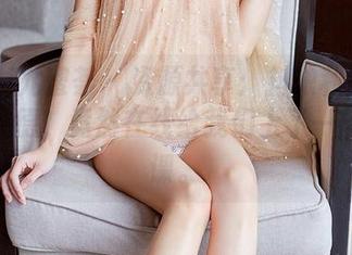 YouMi尤蜜荟 - 资源共享：抖娘利世的泳装黑贞德，竟然在线给我们上了一节游泳课。