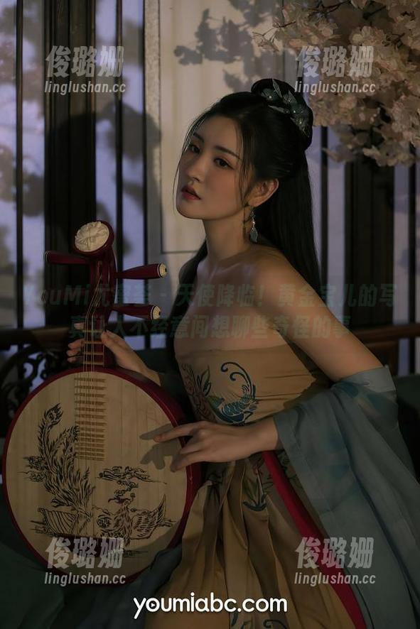 YouMi尤蜜荟 - 天使降临！黄金宝儿的写真让人不经意间想聊些奇怪的事
