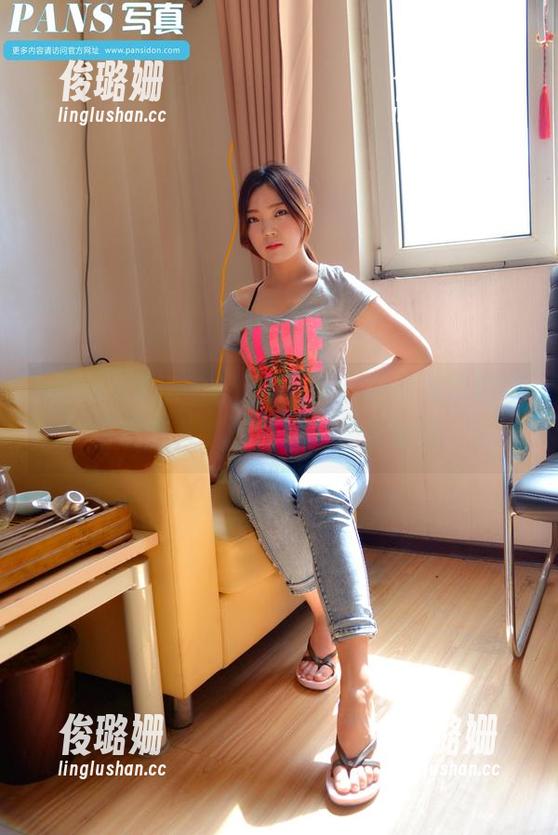 pans - Tina的教室写真：图册里隐藏的小玩意儿，怎么也能让人皱眉。