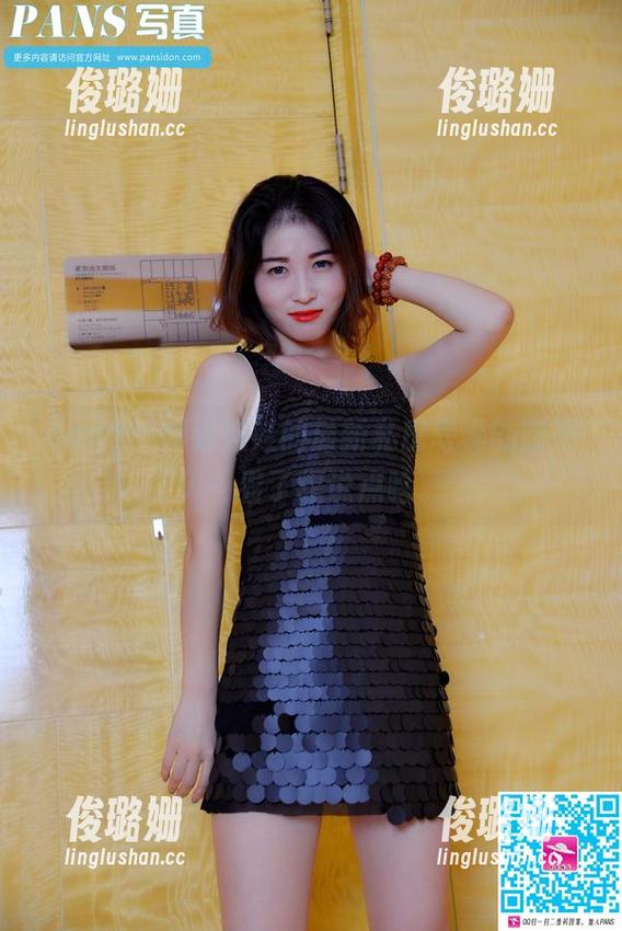pans-娃娃 pans - 知道娃娃的最新私房写真的制服风?看了想说点啥。