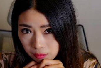 pans - 连体衣？诗诗说：这可是专为你的壁纸配置的！