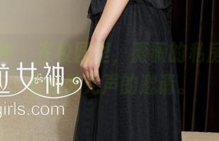 克拉女神 - 在校园里，薇薇的私房图片像是在做无声的邀请。