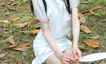 初夏女神 - 往年今日，点点全集曝光：一组让人喘不过气来的姿势？