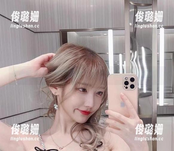 啾小妍来了！美图见证，她和长腿的传奇启航！