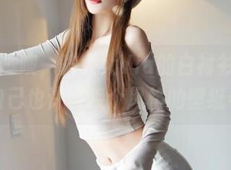 嗲囡囡 - 噢，晗大大Via的白衬衫，让我觉得自己也许该换个风格的壁纸看了。