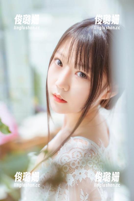 坏露露香宝 赫斯提亚成了坏露露香宝的最新猎物,图包一出谁与争锋?