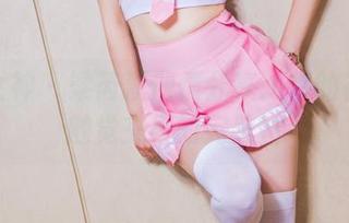 头条女神 - 梁芮溪倾情分享：你的视觉与触觉交织的完美丝