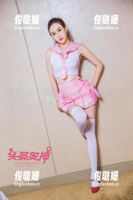 头条女神-梁芮溪 头条女神 - 梁芮溪倾情分享:你的视觉与触觉交织的完美丝