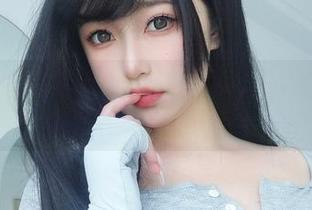 推新图！女主K的泳衣展现了另一个泳池风格，分享给大家好奇心满满！