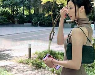 微密圈 - 在线欣赏：“妮是老虎”的牛仔短裤，原来这样走路也能这么有范。