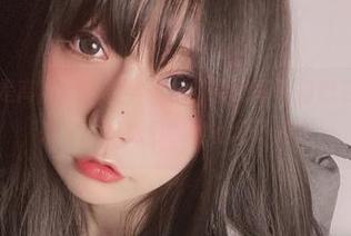 有些女孩是高冷，小泉学姐吖的高清写真却把温柔全拿出来了，姐妹们，准备好了吗？