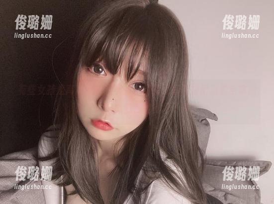 有些女孩是高冷，小泉学姐吖的高清写真却把温柔全拿出来了，姐妹们，准备好了吗？