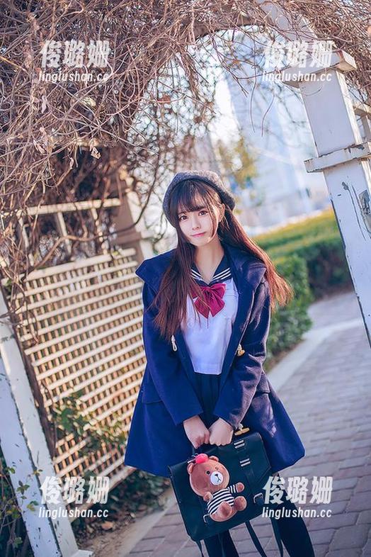 套图下载：小野妹子w的蕾姆黑丝，轻松一整天！