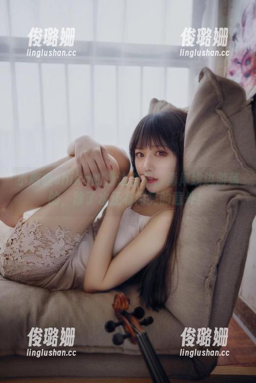 小鹿鹿shika 小鹿鹿shika的海边合集:海岸线边游荡的,除了水还有闪亮的意外!