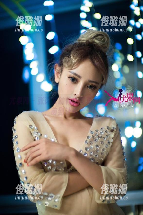 尤果网 - 张译文的修女写真集：一捧资源，萌到让你上天！