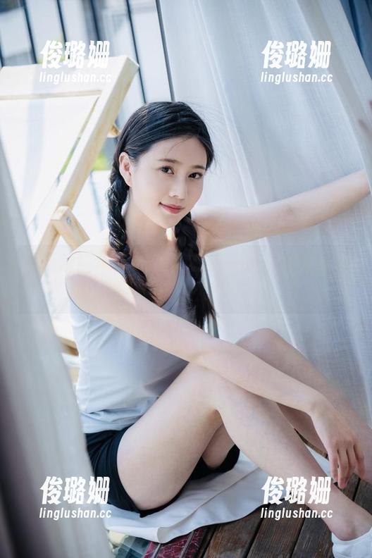 更新喽！年年Nnian的这一波女神写真真是太酷了