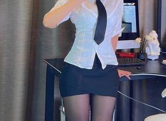 微密圈 - 再不聚焦张思允的私房美图，我怕我会后悔！制服黑丝可是让人心神荡漾！