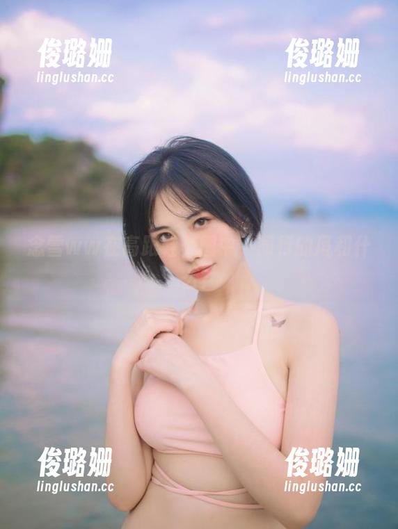 念雪ww 念雪ww在高跟鞋美图中,同行的风和什么?