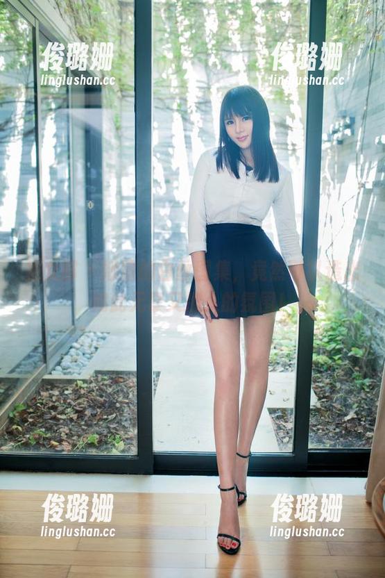 推女郎-娜露 推女郎 - 娜露的白丝图集,竟然可以造出如此无辜又撩人的氛围!