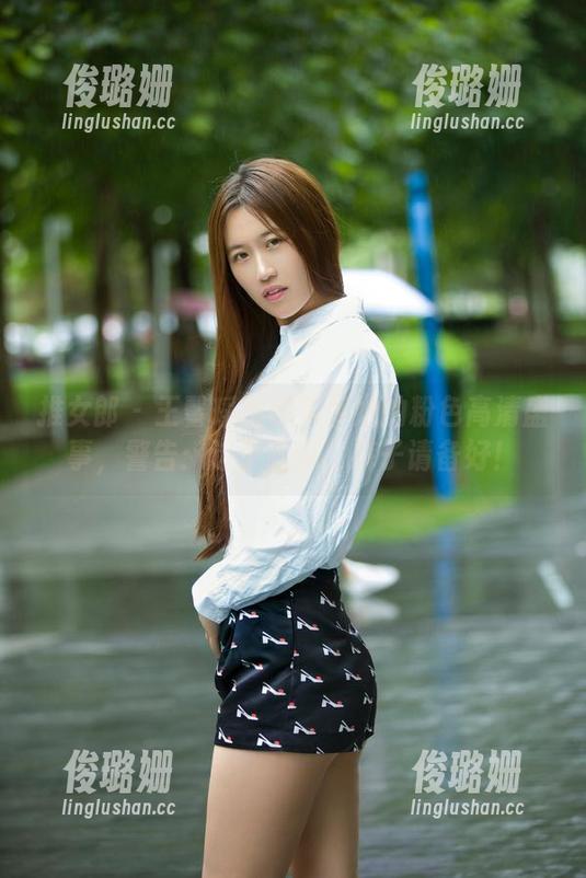 推女郎 - 王馨瑶邀你共享她的粉色高清盛事，警告：过于甜腻，裤子请备好！
