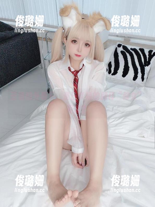 日奈娇 圣洁的外表下,是日奈娇的别样“修女”写真?
