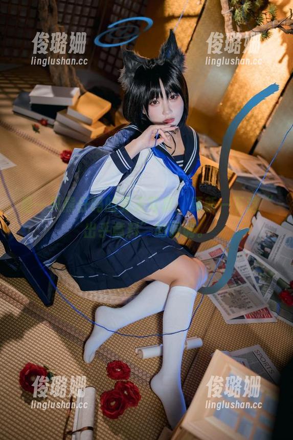 是一只熊仔吗的夏天写真，更新一下这“出乎意料”的调调。