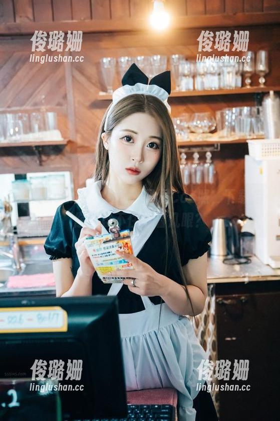 普美Bomi(보미)的双马尾Cos照，下载后你会忍不住多看几眼？