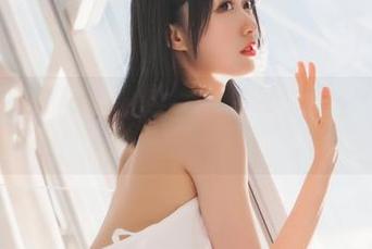 看到木绵绵OwO的女王，图片从此在我心里留下了不可磨灭的痕迹，真想下载所有