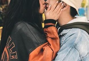 微密圈 - 不可思议的组合：李嘉欣97与她的亮钻兔女郎私房图包，真的是个奇迹！