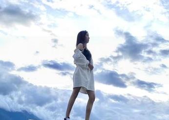 微密圈 - 有没有见过这样的牛仔裤？林子喵Lynne亲自私拍，直接让人瞩目。