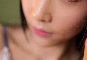 果团网 - 何梦兮Stacy：只用短裤与图包撑起我的整个夏天