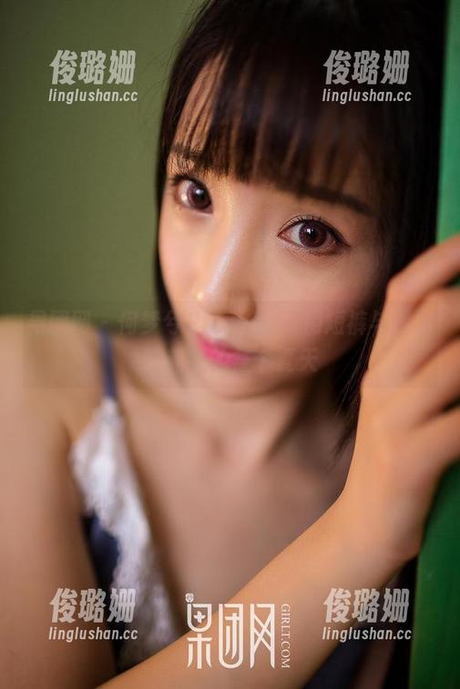 果团网 - 何梦兮Stacy：只用短裤与图包撑起我的整个夏天