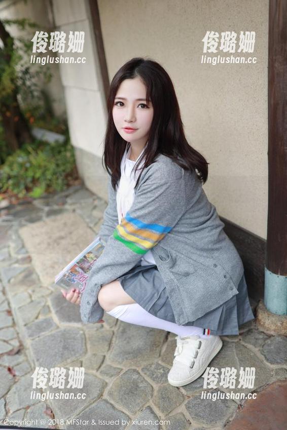 模范学院-Manuela玛鲁娜 模范学院 - 看到Manuela玛鲁娜的温柔套图,我只能说,这种气质真让人无话可说,万般皆是命啊!